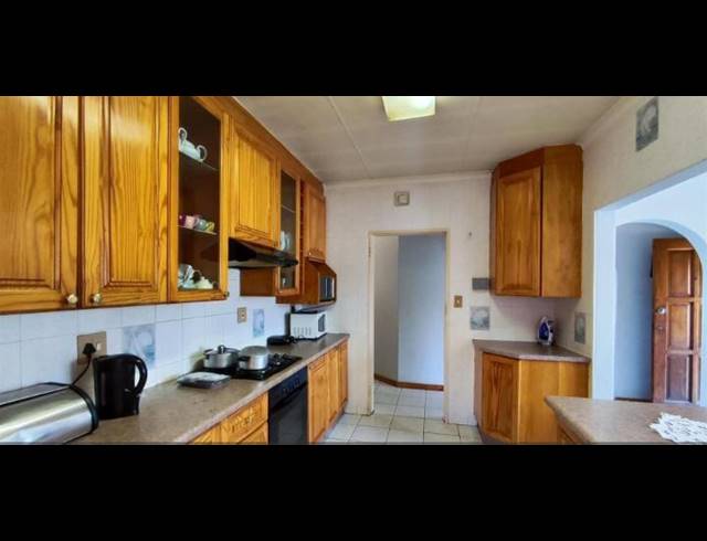 3 BEDROOM TOWNHOUSE FOR SALE IN BIRCHLEIGH NORTH